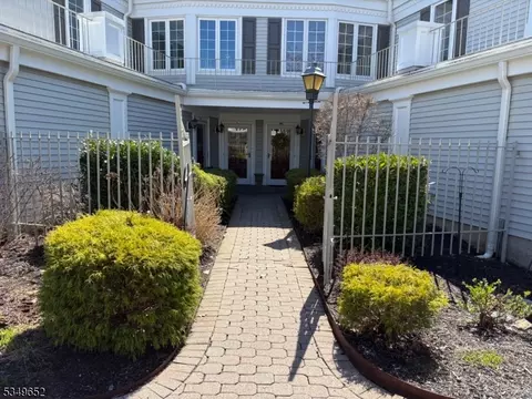 143 Terrace Dr, Chatham Twp, NJ 07928