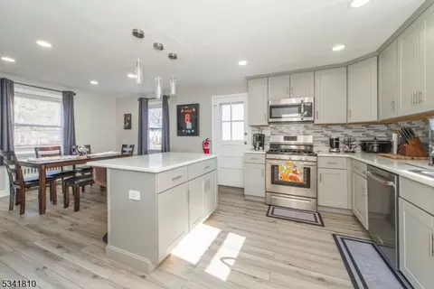 243 Forest Dr, Union, NJ 07083 photo 4