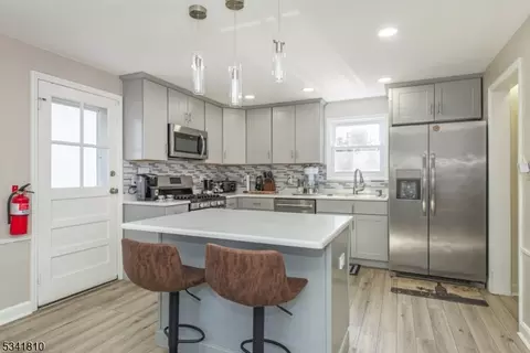 243 Forest Dr, Union, NJ 07083 photo 3