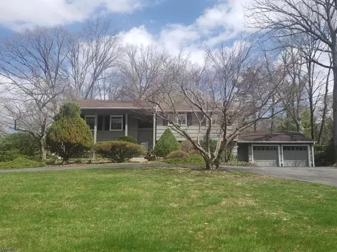 59 Wynnewood Rd, Livingston, NJ 07039