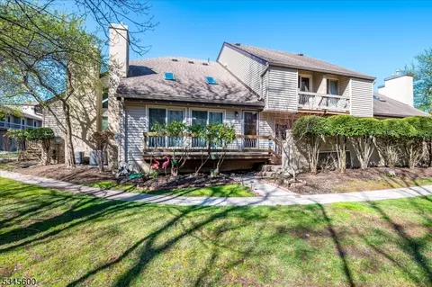 39 Denise Dr, Edison, NJ 08820