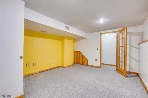 39 Denise Dr, Edison, NJ 08820 photo 31
