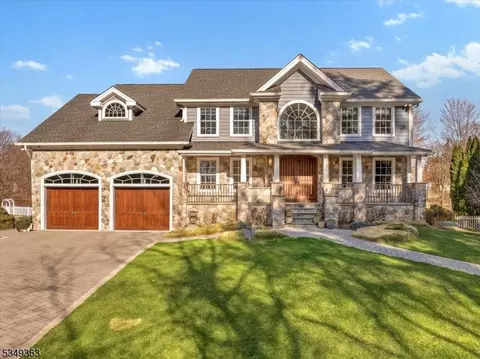 9 Duck Pond Ln, Ramsey, NJ 07446