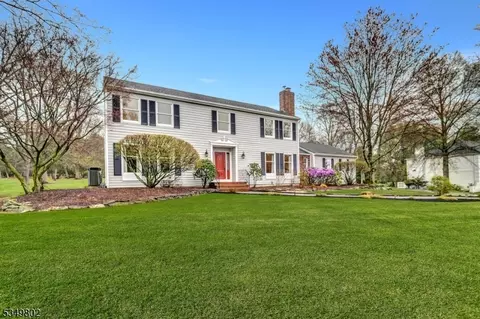 40 Berkley Ave, Belle Mead, NJ 08502