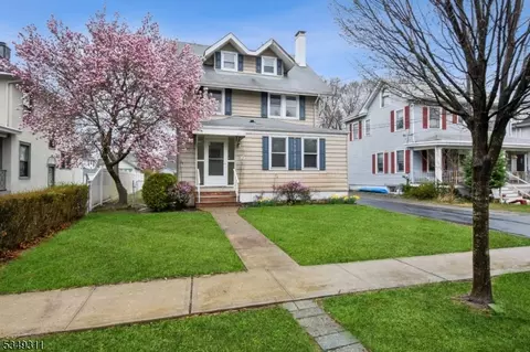 16 Dayton Rd, Morris Plains, NJ 07950