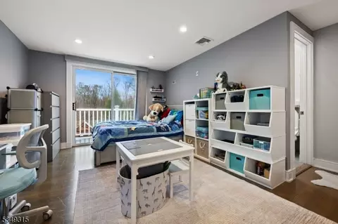 38 Laurel Dr, Wayne, NJ 07470 photo 25