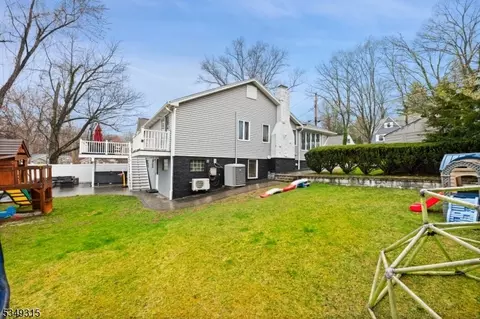 38 Laurel Dr, Wayne, NJ 07470 photo 5