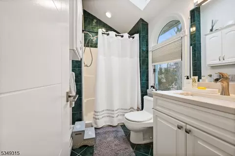 38 Laurel Dr, Wayne, NJ 07470 photo 30