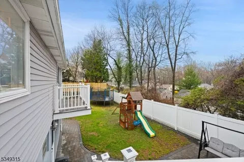 38 Laurel Dr, Wayne, NJ 07470 photo 11