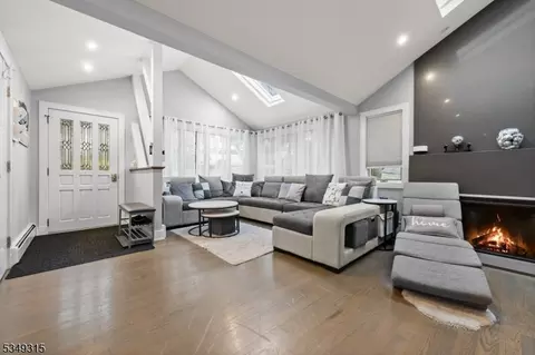 38 Laurel Dr, Wayne, NJ 07470 photo 16