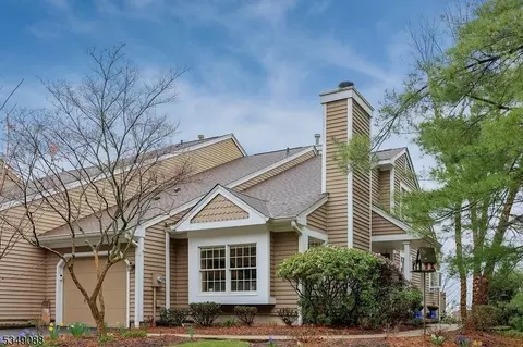 69 N Edgewood Rd, Bedminster, NJ 07921