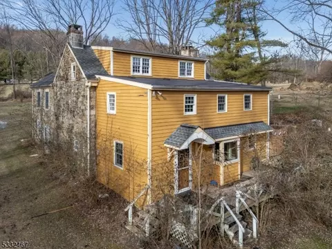 25 Phillips Rd, Milford, NJ 08848