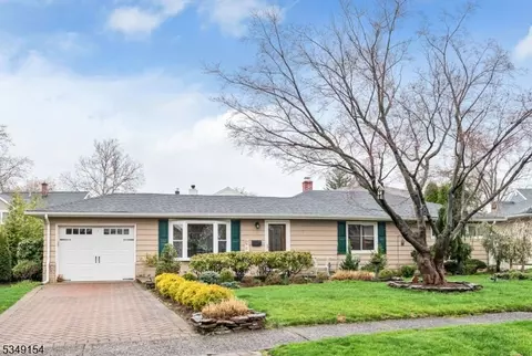 240 Wayne Ave, River Edge, NJ 07661