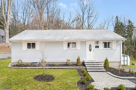 414 North Rd, Califon, NJ 07830