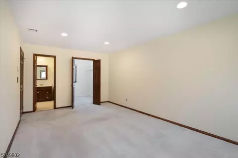 4 Pine Tree Dr, Wayne, NJ 07470 photo 29