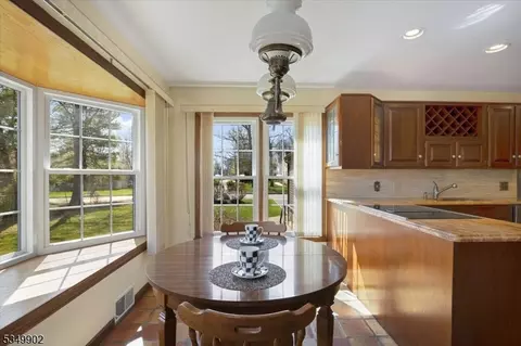 4 Pine Tree Dr, Wayne, NJ 07470 photo 13