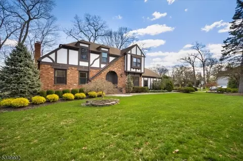 4 Pine Tree Dr, Wayne, NJ 07470 photo 3