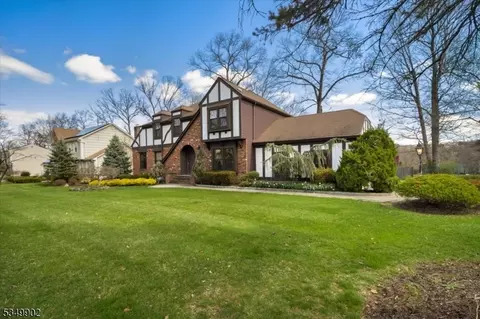4 Pine Tree Dr, Wayne, NJ 07470 photo 2