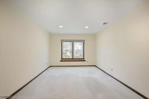 4 Pine Tree Dr, Wayne, NJ 07470 photo 26