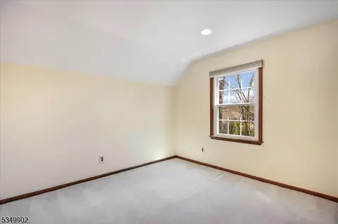 4 Pine Tree Dr, Wayne, NJ 07470 photo 22