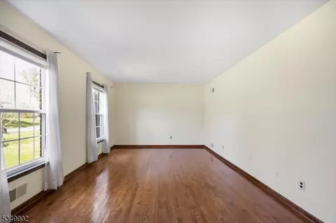 4 Pine Tree Dr, Wayne, NJ 07470 photo 6