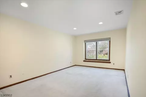 4 Pine Tree Dr, Wayne, NJ 07470 photo 25