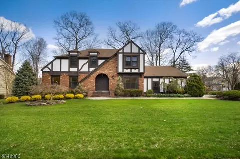 4 Pine Tree Dr, Wayne, NJ 07470 photo 1