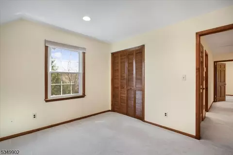 4 Pine Tree Dr, Wayne, NJ 07470 photo 23