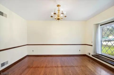 4 Pine Tree Dr, Wayne, NJ 07470 photo 8