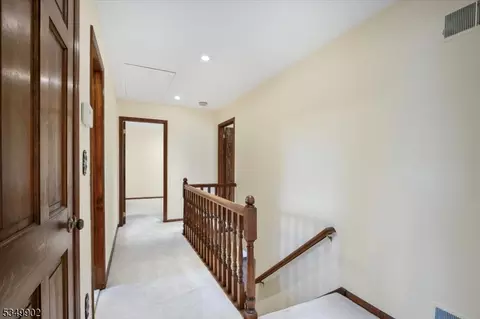 4 Pine Tree Dr, Wayne, NJ 07470 photo 19