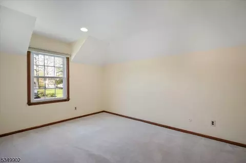 4 Pine Tree Dr, Wayne, NJ 07470 photo 21