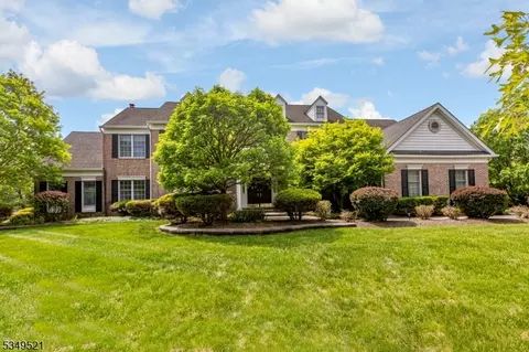 10 Gaitway Dr, Skillman, NJ 08558