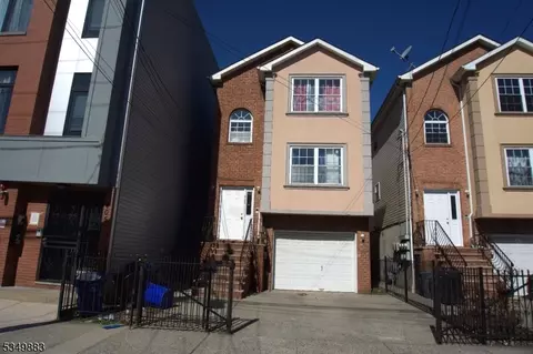 403 S 6th St, Newark, NJ 07103