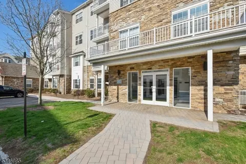 424 Tower Blvd, Piscataway, NJ 08854
