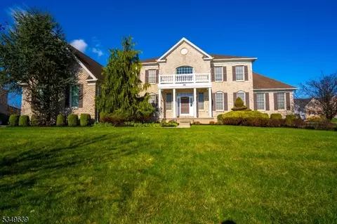34 Drost Ln, Hillsborough, NJ 08844