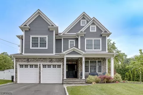 27 Tamaques Way, Westfield, NJ 07090