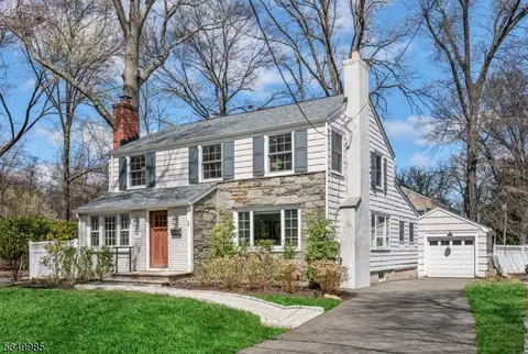 8 Amherst Pl, Montclair, NJ 07043
