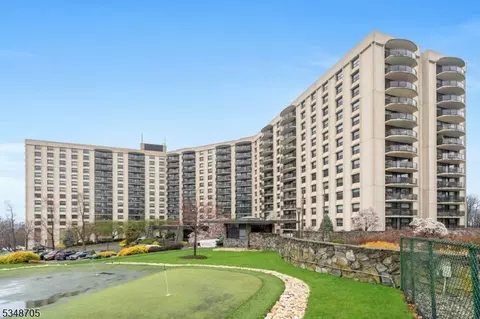 2 Claridge Dr 6fw #6FW, Verona, NJ 07044