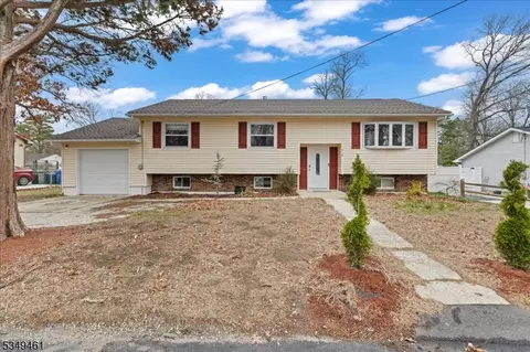 218 Dennis Ave, Browns Mills, NJ 08015