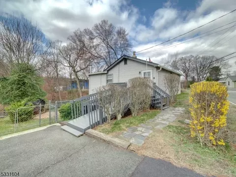 120 Shippenport Rd, Landing, NJ 07850