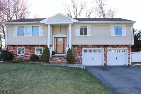21 Hampton Ter, Wayne, NJ 07470