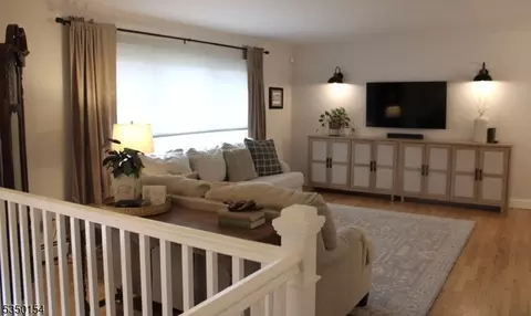 21 Hampton Ter, Wayne, NJ 07470 photo 4