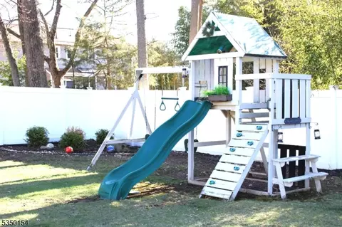 21 Hampton Ter, Wayne, NJ 07470 photo 16