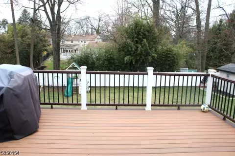 21 Hampton Ter, Wayne, NJ 07470 photo 17