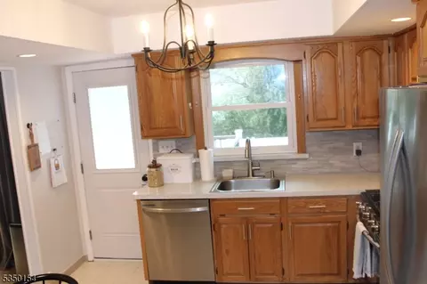 21 Hampton Ter, Wayne, NJ 07470 photo 9