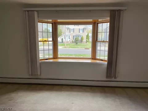 319 Fairview Ave, Middlesex, NJ 08846