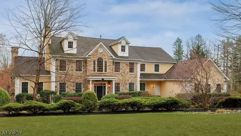 10 Jessica Ln, Warren, NJ 07059