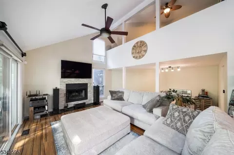 300 Gemini Dr #1C, Hillsborough, NJ 08844