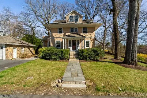 12 Howell Rd, Mountain Lakes, NJ 07046