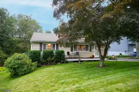 7 Como Ter, Lake Hopatcong, NJ 07849